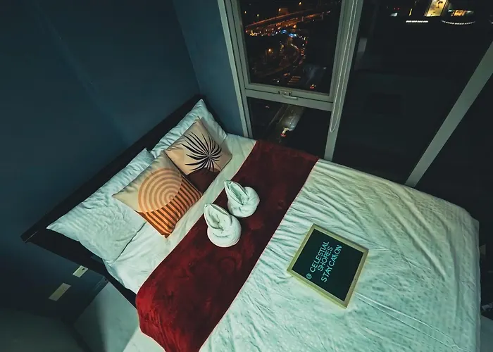Azure Urban Staycations 渡假村 *