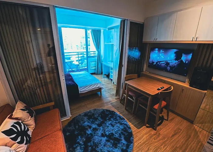 Azure Urban Staycations 渡假村
